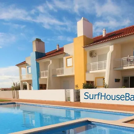 Surf House לינה וארוחת בוקר בליאל